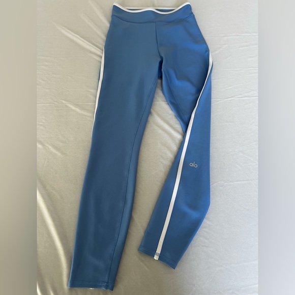 ALO Yoga Airlift High Waist Charger 7/8 Leggings in Crystal blue Sz S $138 - Picture 3 of 10